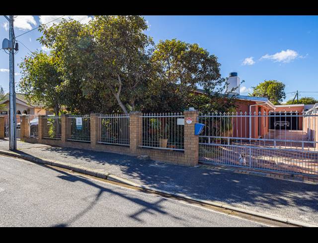 3 BEDROOM HOUSE FOR SALE IN CHURCHILL ESTATE